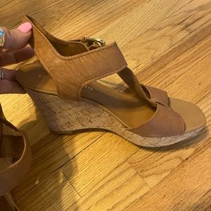 Tan leather wedges worn once very comfortable